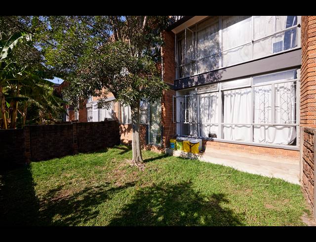 2 BEDROOM APARTMENT FOR SALE IN HALFWAY HOUSE